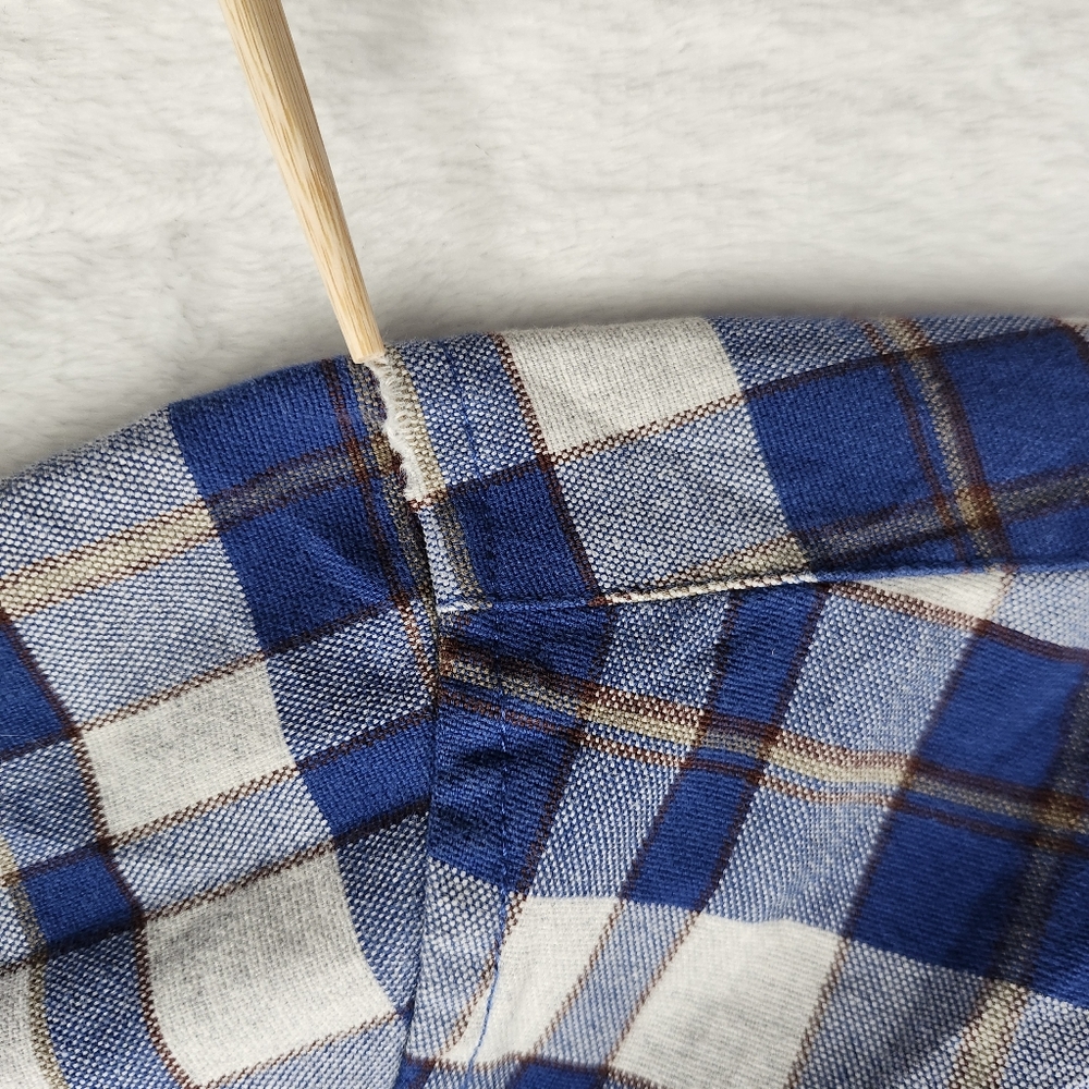L.L. BEAN Signature Slim‎ Fit Oxford Shirt Untucked Fit Blue White Plaid Medium - Picture 11 of 11